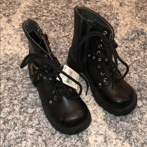 Children (Girls)-Black Combats boots!